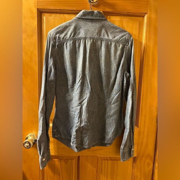 American Eagle size medium chambray button down shirt - Picture 4 of 6